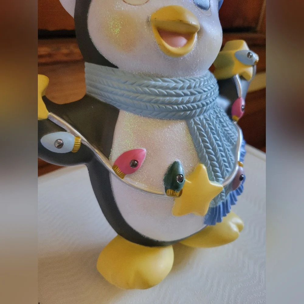 2011 Precious Moments penguin christmas decor lighted battery powered